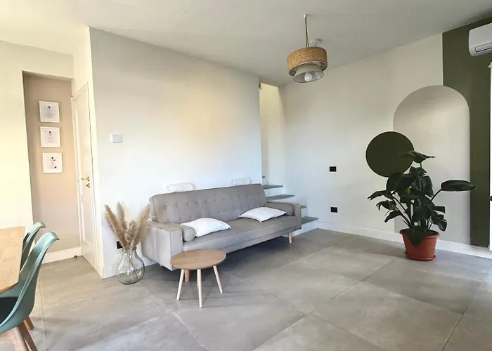 Il Cortile Del Borgo